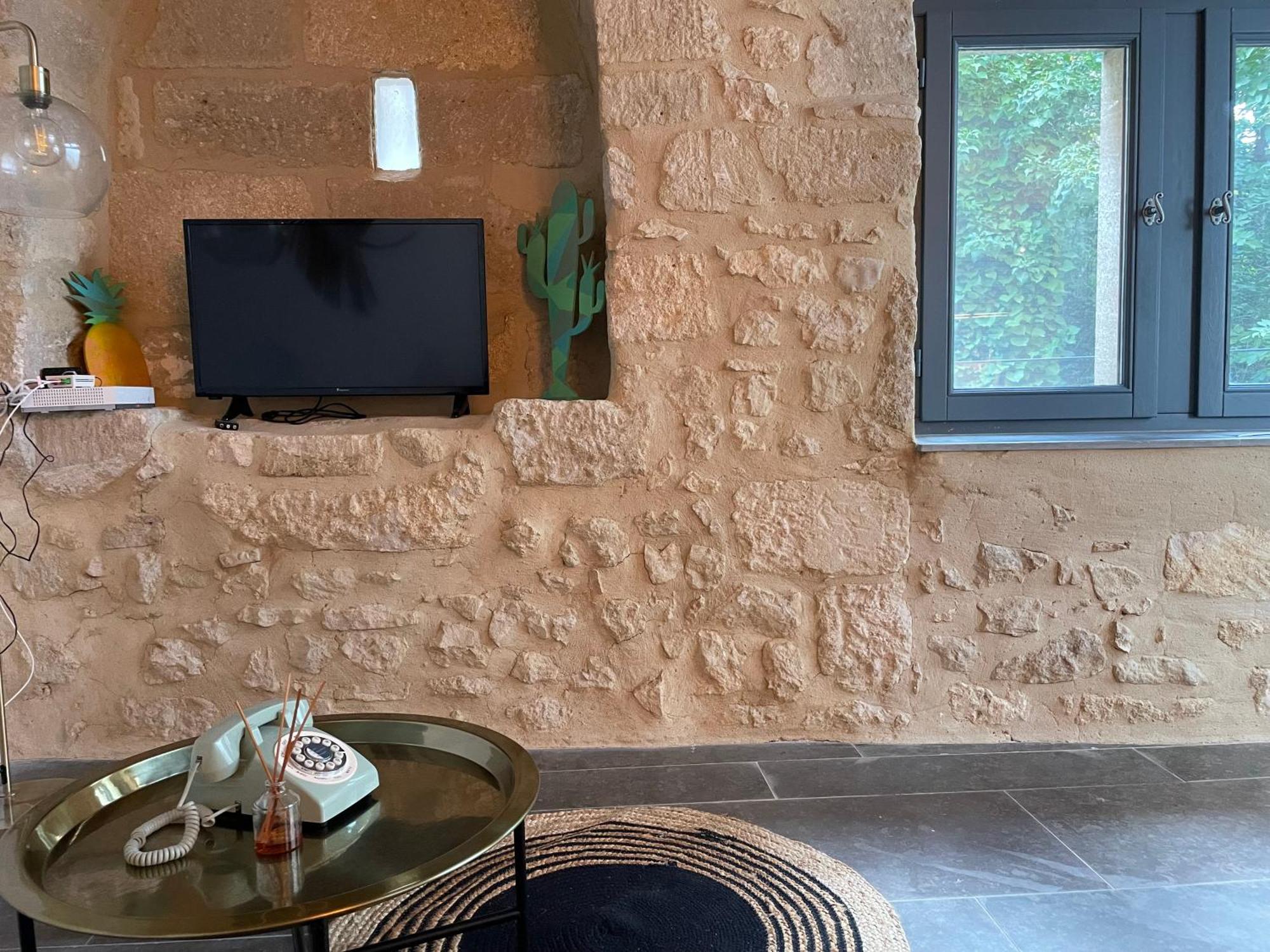 Charmante Maison De Village Collias Zewnętrze zdjęcie
